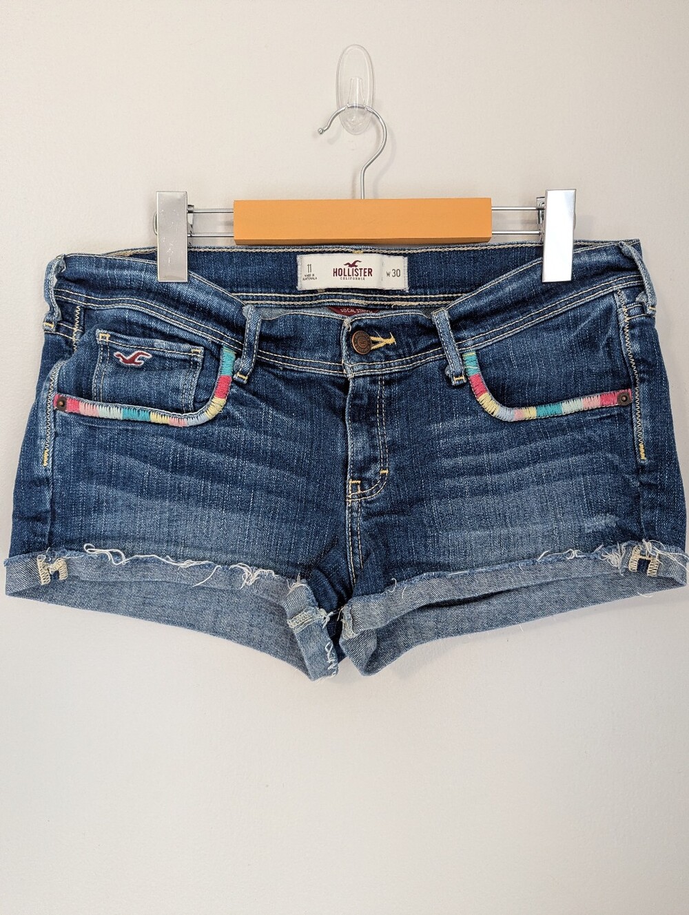 Hollister Y2K Dark Indigo Denim Shorts with Rainbow Pocket Trim Women's Size 30